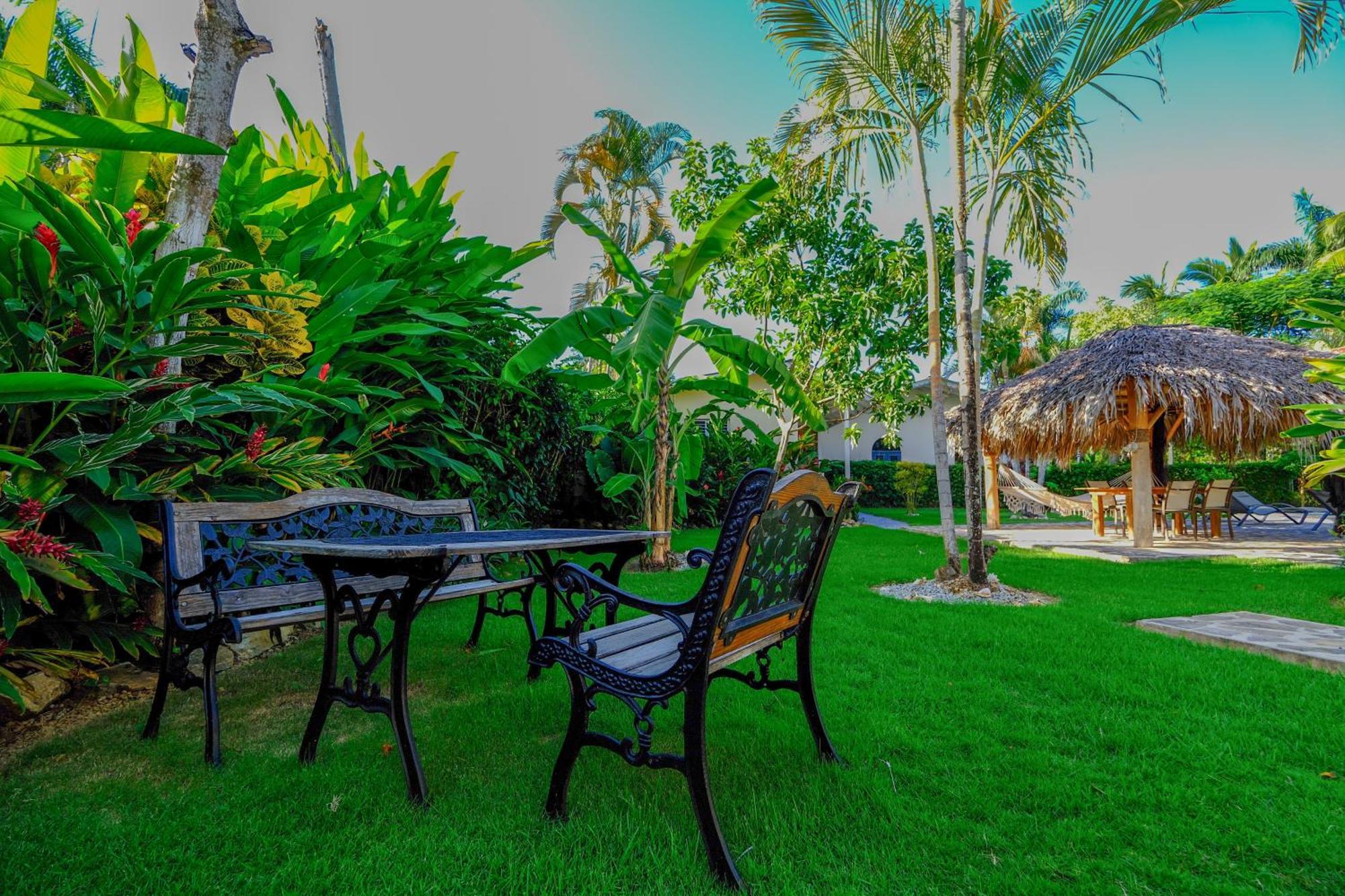 Hotel Enjoy Las Terrenas Exterior photo